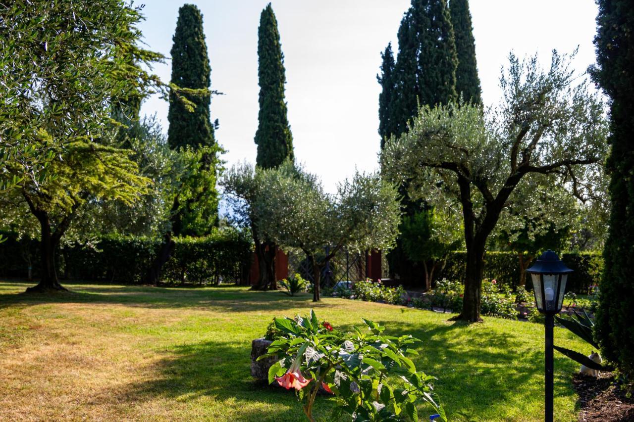 Villa Paradiso Apartment Sirmione Extérieur photo